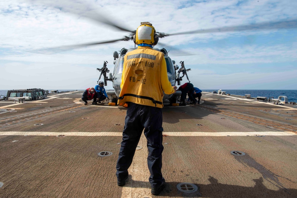 Wayne E. Meyer Conducts Flight Operations