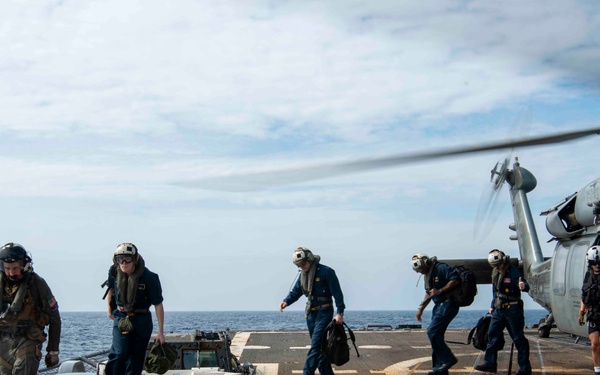 Sailors Visit Wayne E. Meyer