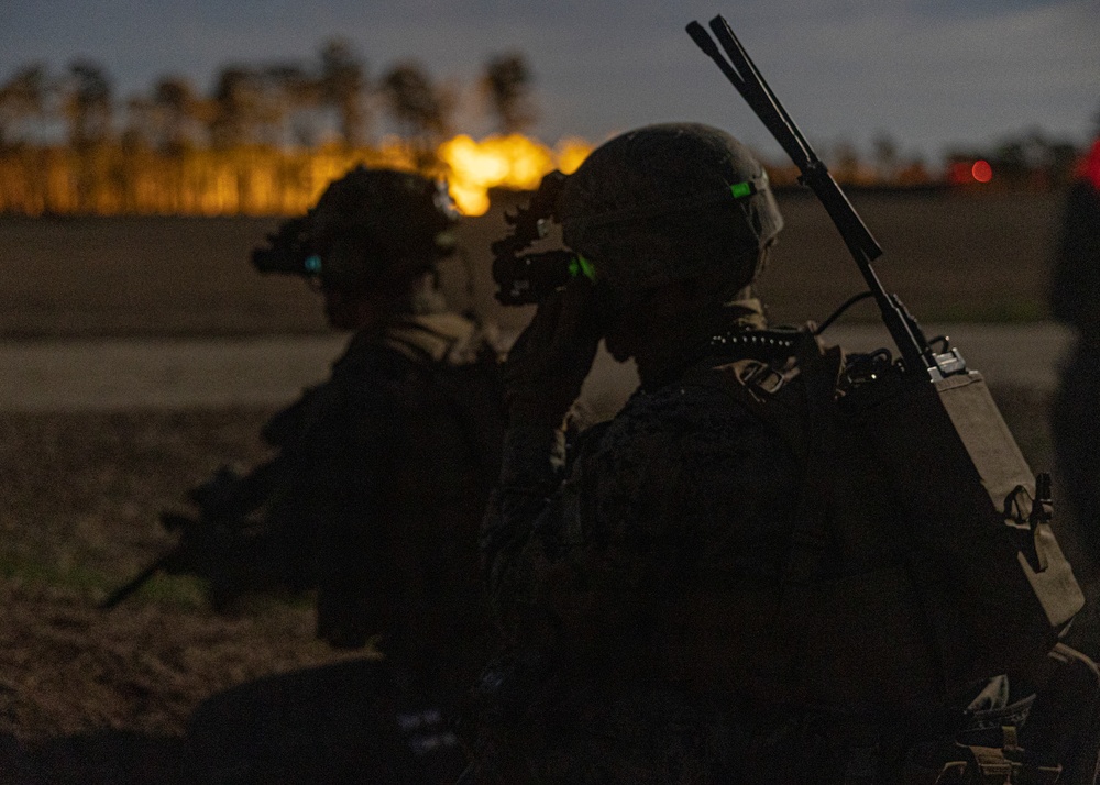 Day &amp; Night: ‘Comanche’ Marines execute an amphibious raid