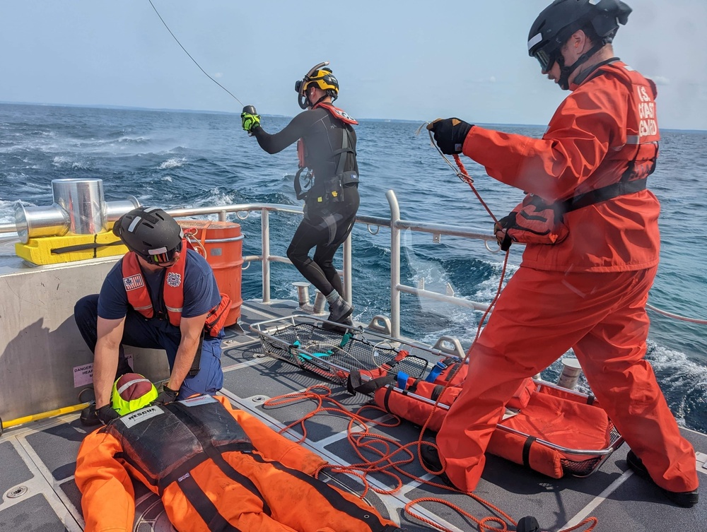 DVIDS - Images - Helo Ops with STA Manistee and AIRSTA Traverse City ...