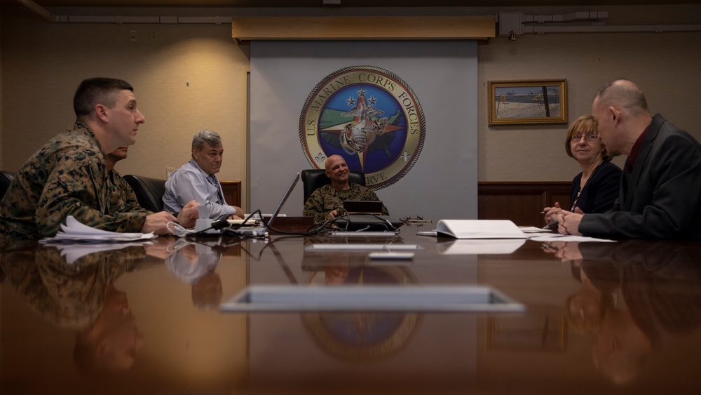 Marine Forces Reserve Leadership Meets with Personnel with The Center of Naval Analyses