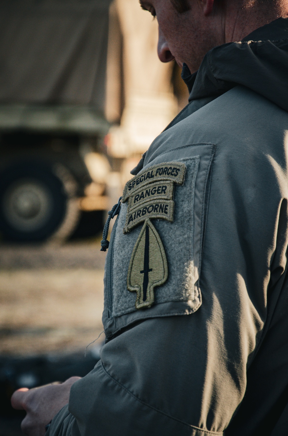 Washington National Guard Special Forces prep for static line jump