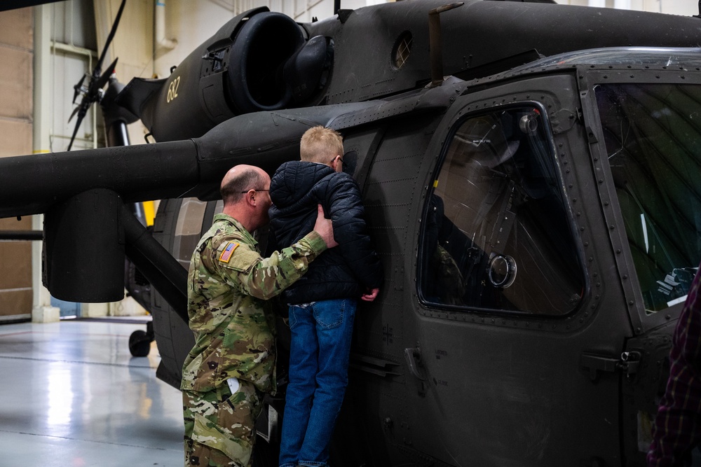 1-106th Assault Helicopter Battalion Mobilization Ceremony