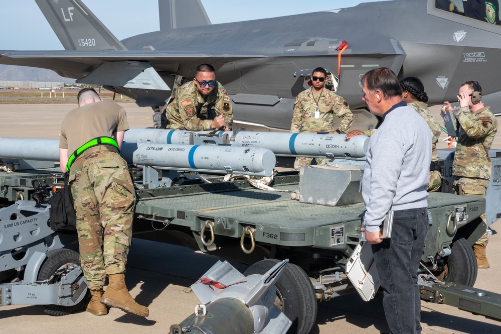 Final showdown showcases 56th MXG load crews