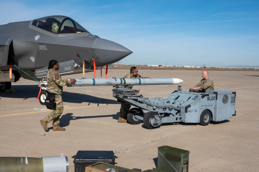 Final showdown showcases 56th MXG load crews