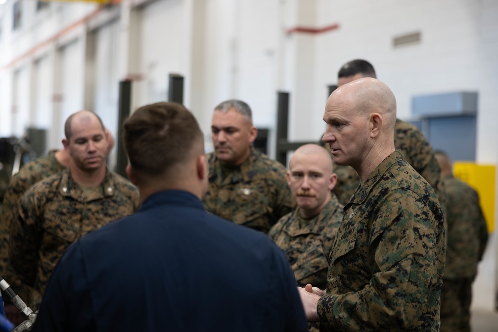 Sgt. Maj. Black visits 1st Marine Division units