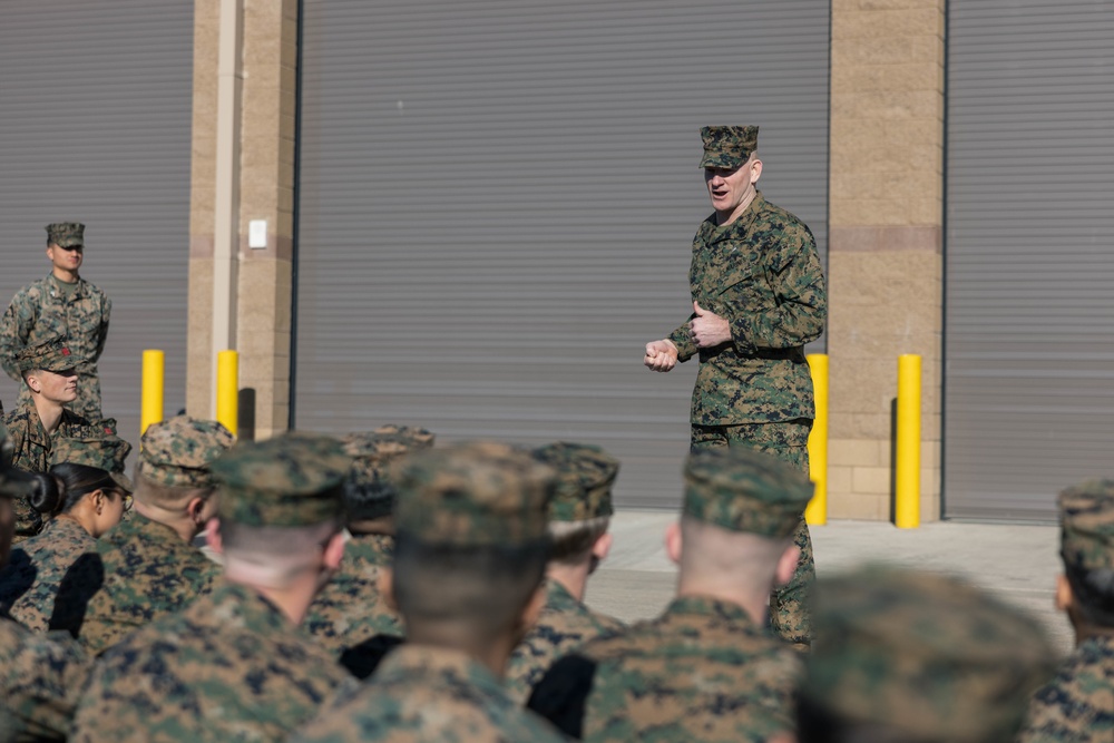 Sgt. Maj. Black visits 1st Marine Division units