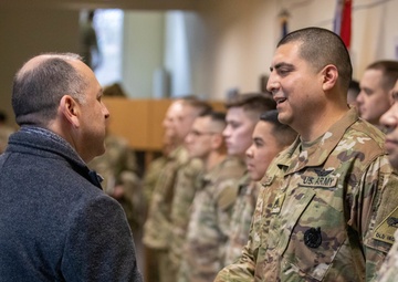 Under Secretary of the Army recognises 1AD CAB Soldier