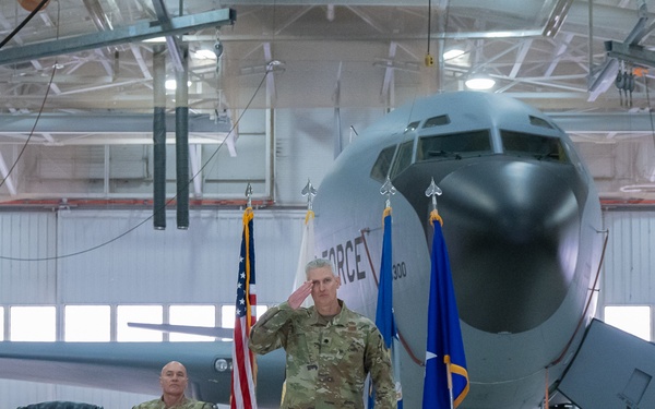 126 MXG BEGINS AN ERA WITH A NEW COMMANDER