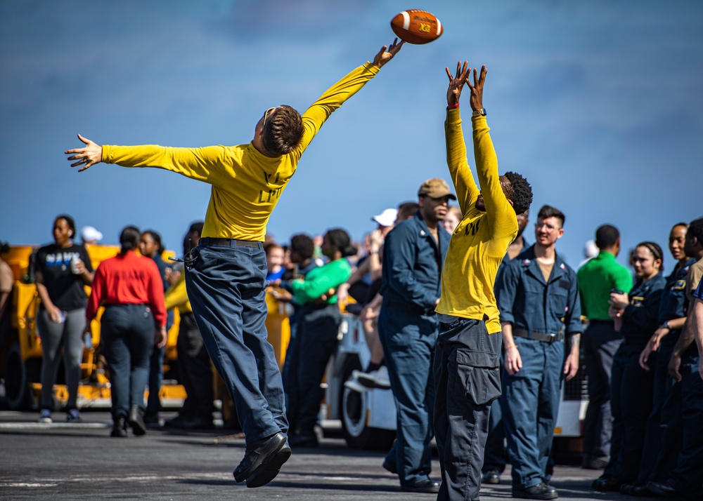 Sailors Participate In MWR Flight Deck Activities