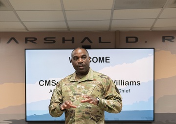 CMSGT Williams Visits 138FW