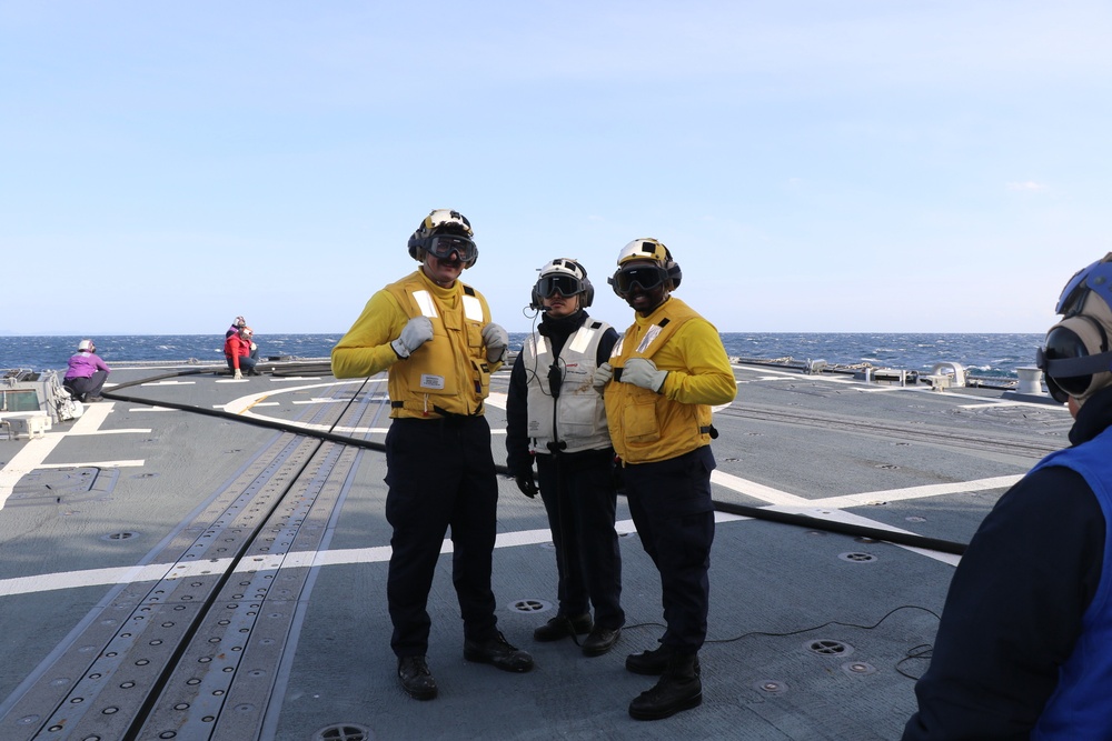 USS Howard (DDG 83) Conducts Helicopter In-Flight Refueling