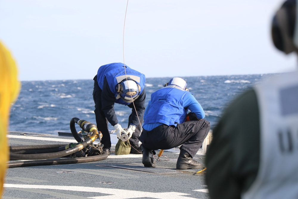 USS Howard (DDG 83) Conducts Helicopter In-Flight Refueling