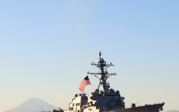 USS Howard (DDG 83) Conducts Small Boat Operations