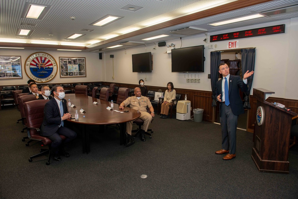 Nagasaki Governor visits CFAS
