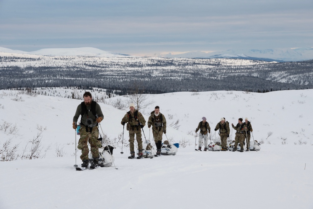 3rd ASOS special warfare Airmen conduct unsupported, sustained cold-weather training during Operation Agipen 2: Part I