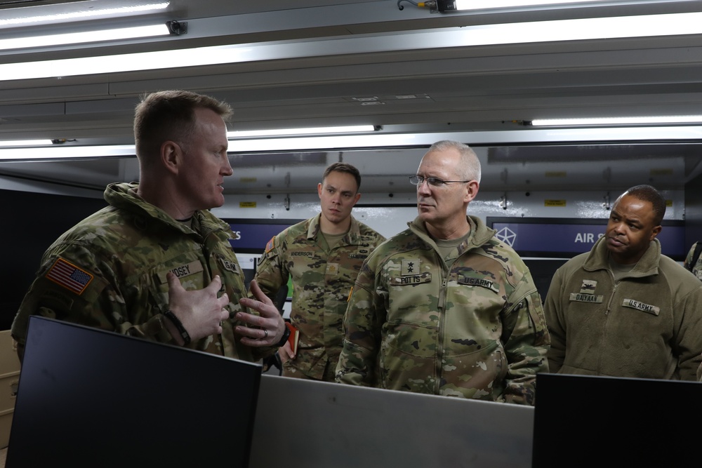 Senior Communications Official visits Camp Kościuszko