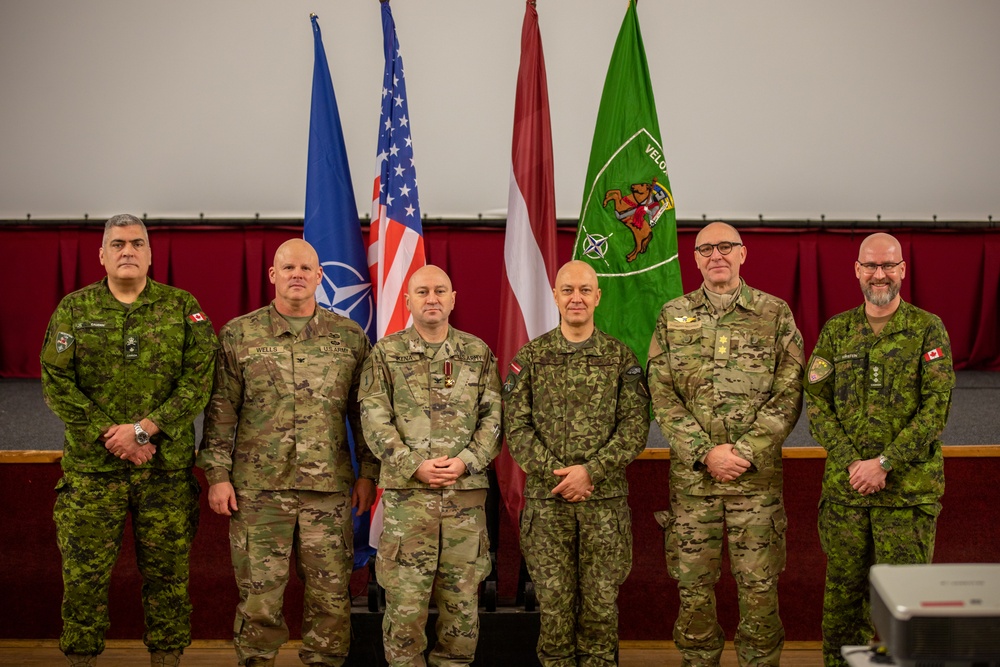 4th Infantry Division Artillery Takes Command from 1st Infantry Division in the Baltics Theater