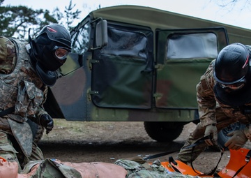 First In, Last Out: 1 CBCS debuts USAFE’s first certified fieldcraft hostile course