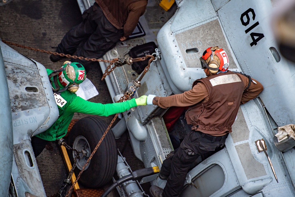 Sailors Perform Maintenance