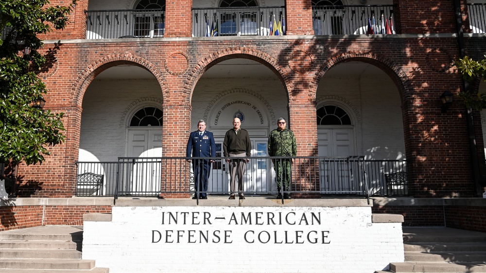 Colombian Military Attache Visits the IADC