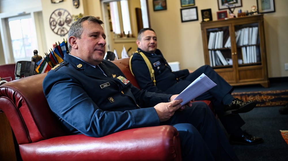 Colombian Military Attache Visits the IADC