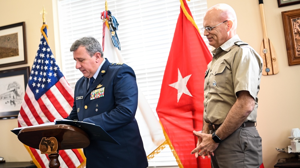 Colombian Military Attache Visits the IADC
