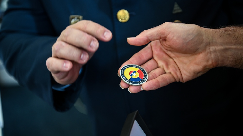 Colombian Military Attache Visits the IADC