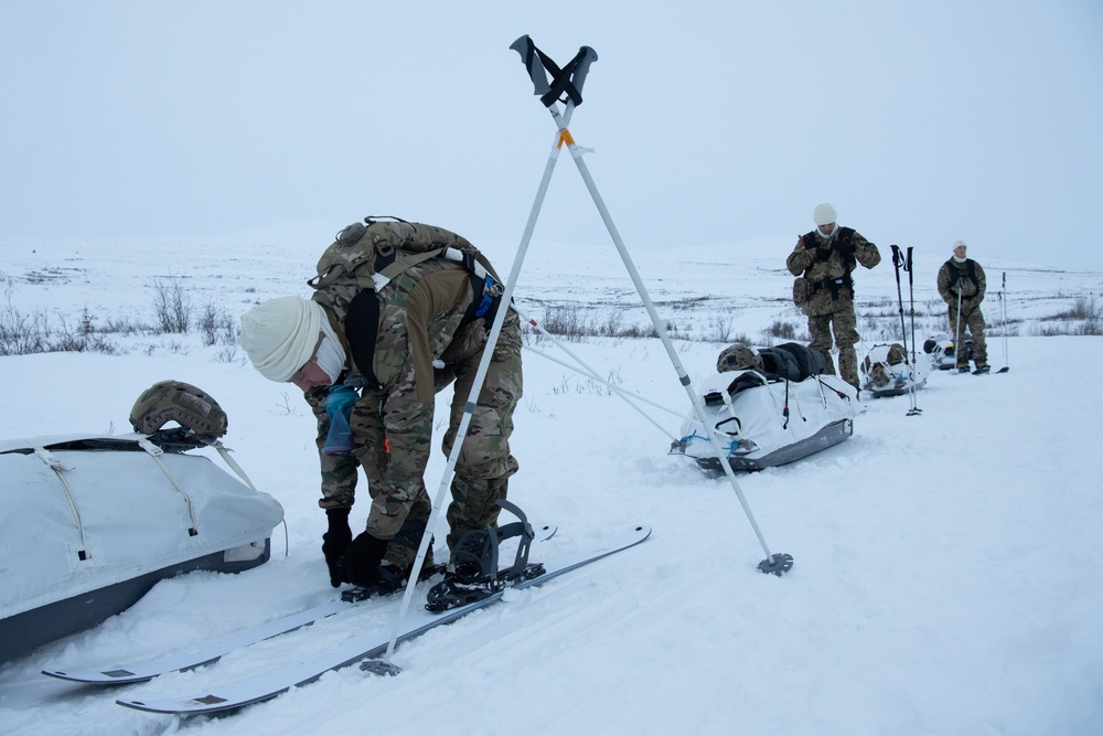 3rd ASOS special warfare Airmen conduct unsupported, sustained cold-weather training during Operation Agipen 2: Part II