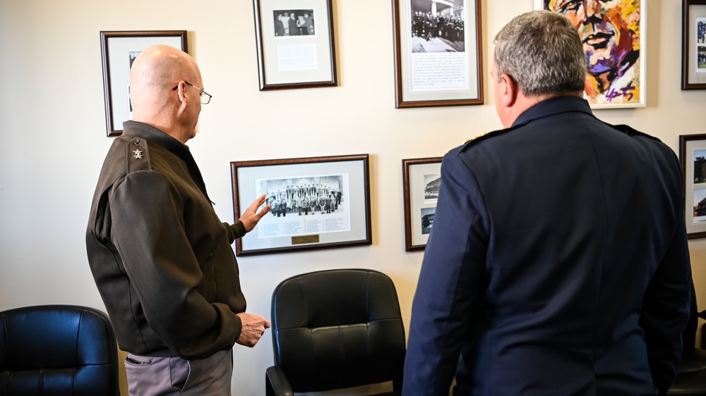Colombian Military Attache Visits the IADC