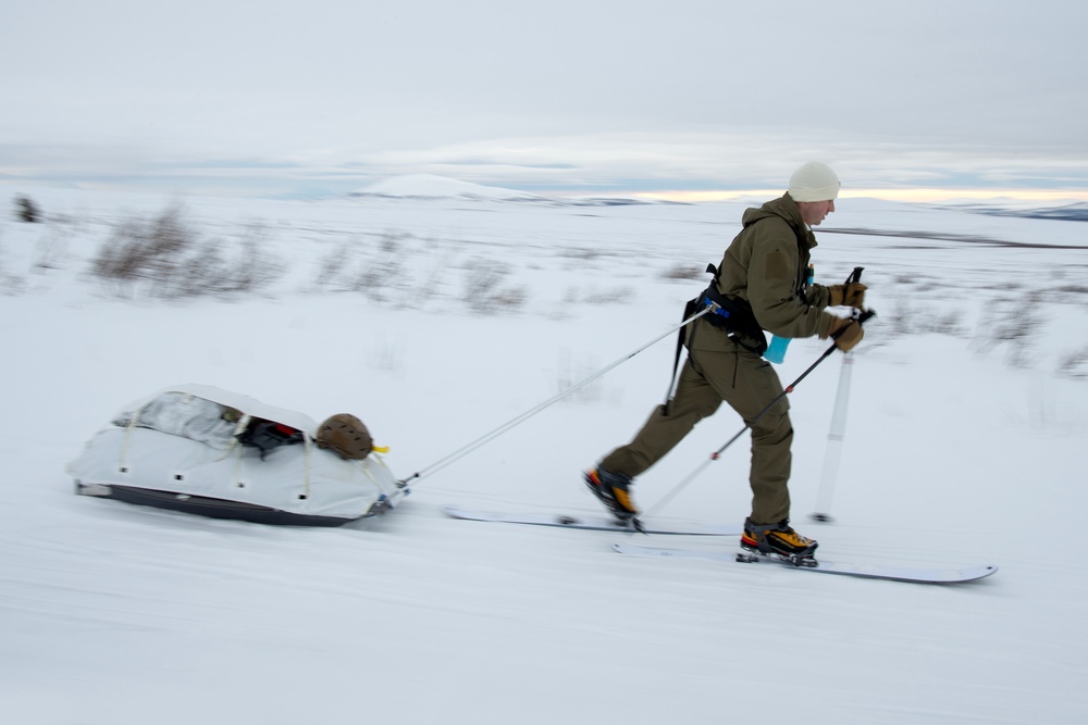 3rd ASOS special warfare Airmen conduct unsupported, sustained cold-weather training during Operation Agipen 2: Part II