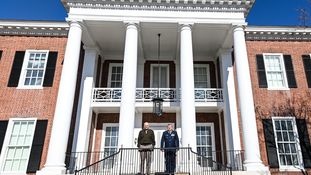Colombian Military Attache Visits the IADC