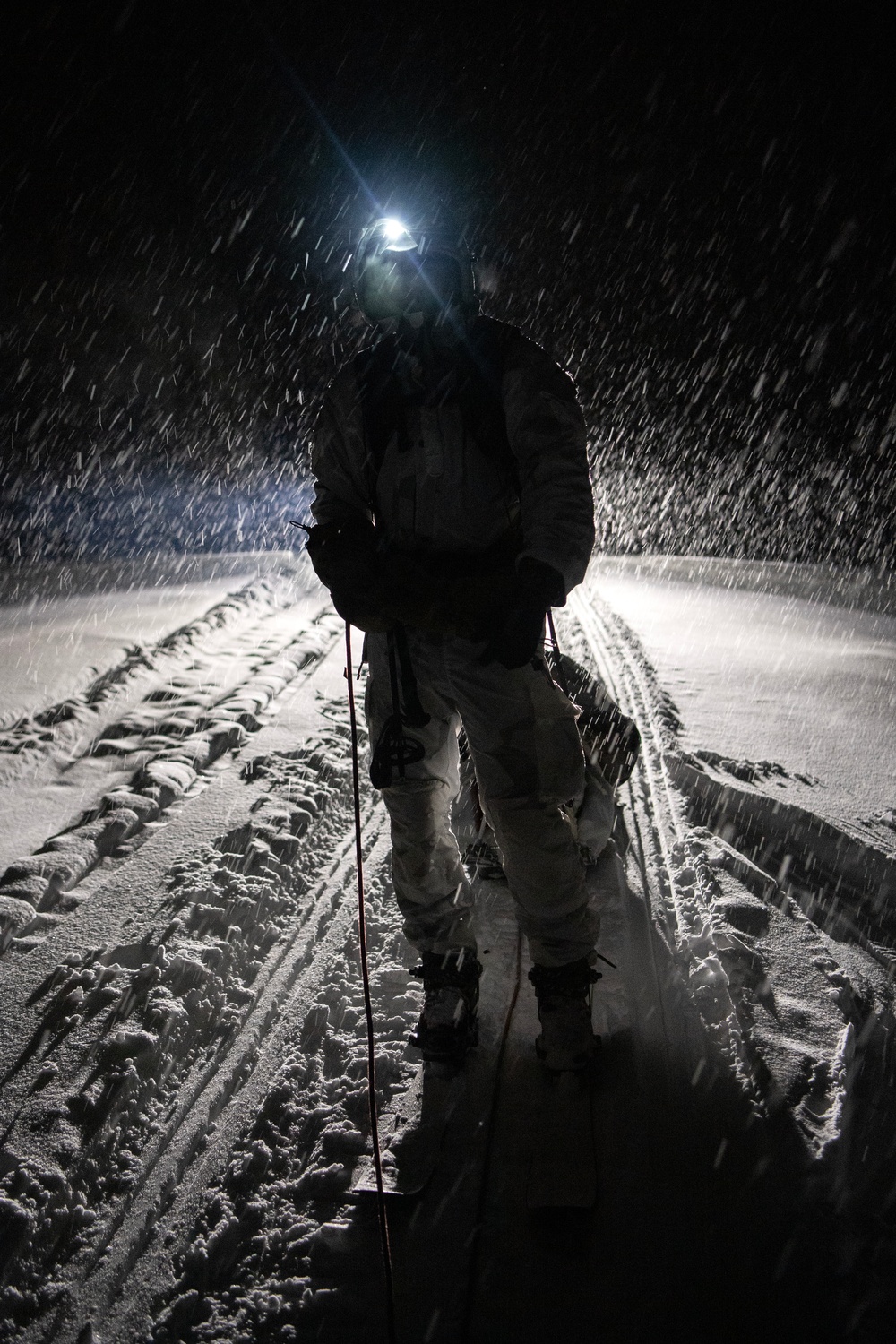 3rd ASOS special warfare Airmen conduct unsupported, sustained cold-weather training during Operation Agipen 2: Part II