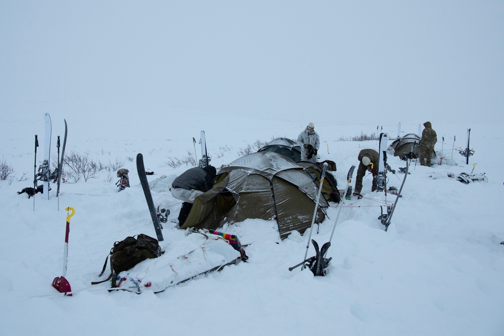 3rd ASOS special warfare Airmen conduct unsupported, sustained cold-weather training during Operation Agipen 2: Part II