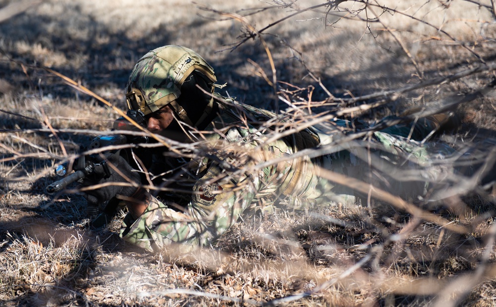 22 SFS conducts helo training with U.S. Army