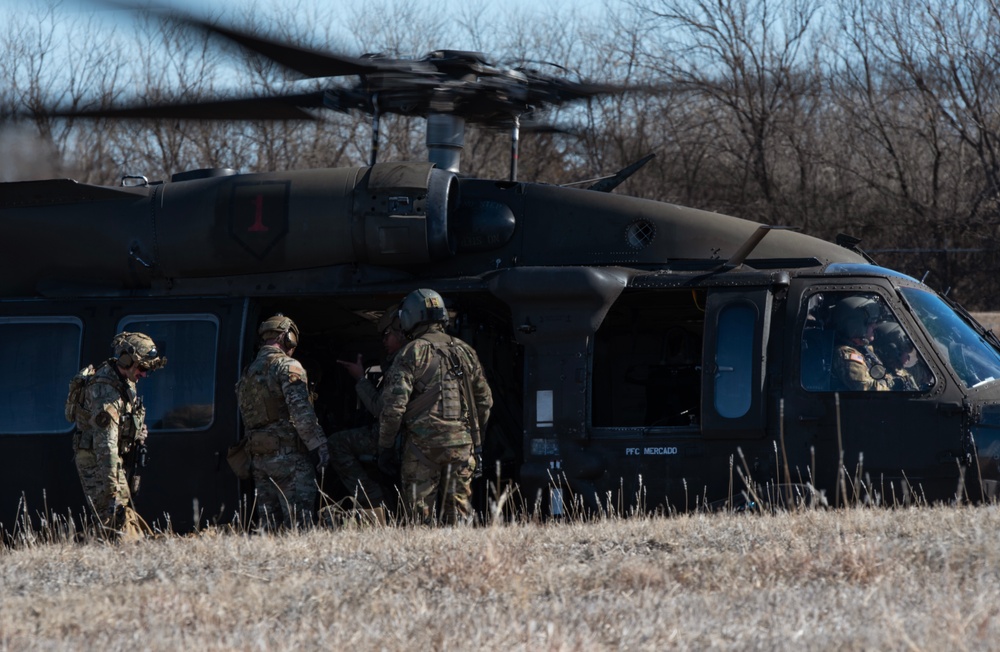 22 SFS conducts helo training with U.S. Army