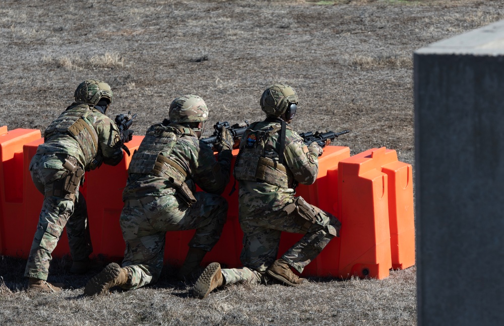 22 SFS conducts helo training with U.S. Army