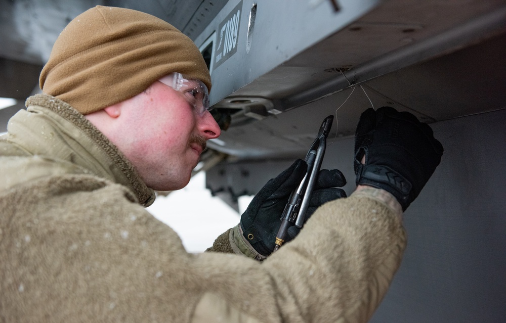 180FW Conducts Mission During Winter Weather