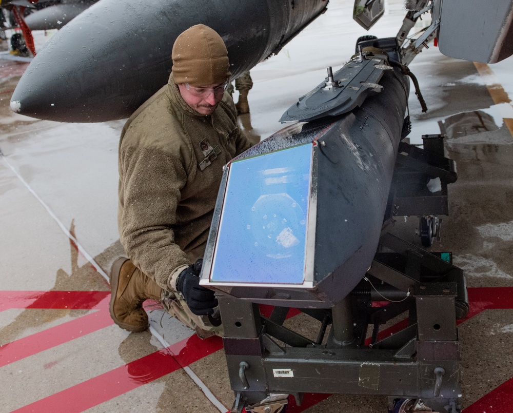 180FW Conducts Mission During Winter Weather