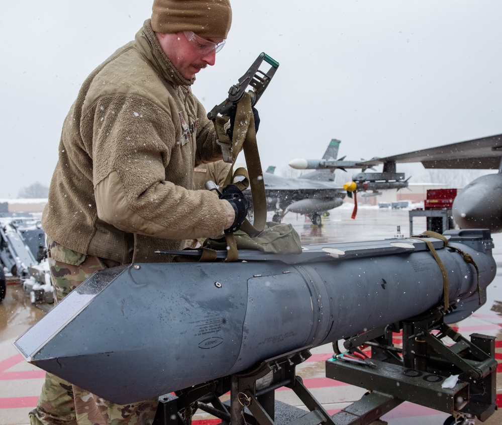 180FW Conducts Mission During Winter Weather