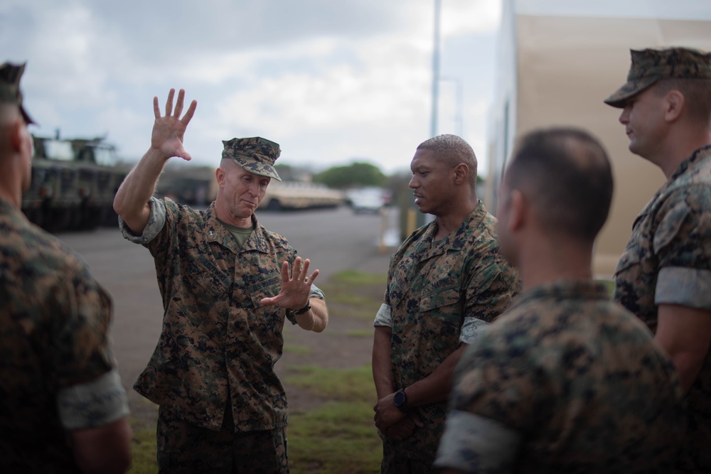 Maj. Gen. Liszewski visits MCBH