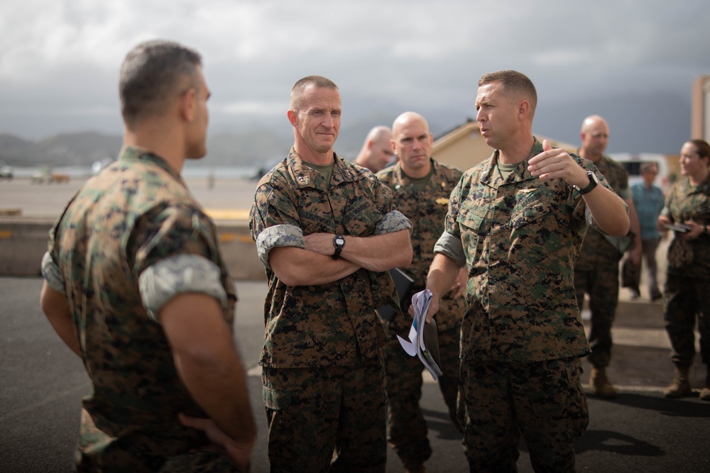 Maj. Gen. Liszewski visits MCBH