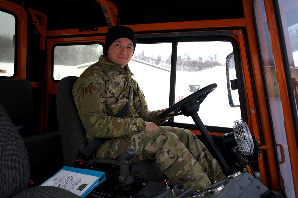 176th Wing Airmen Stay Warm During Operation Deep Freeze