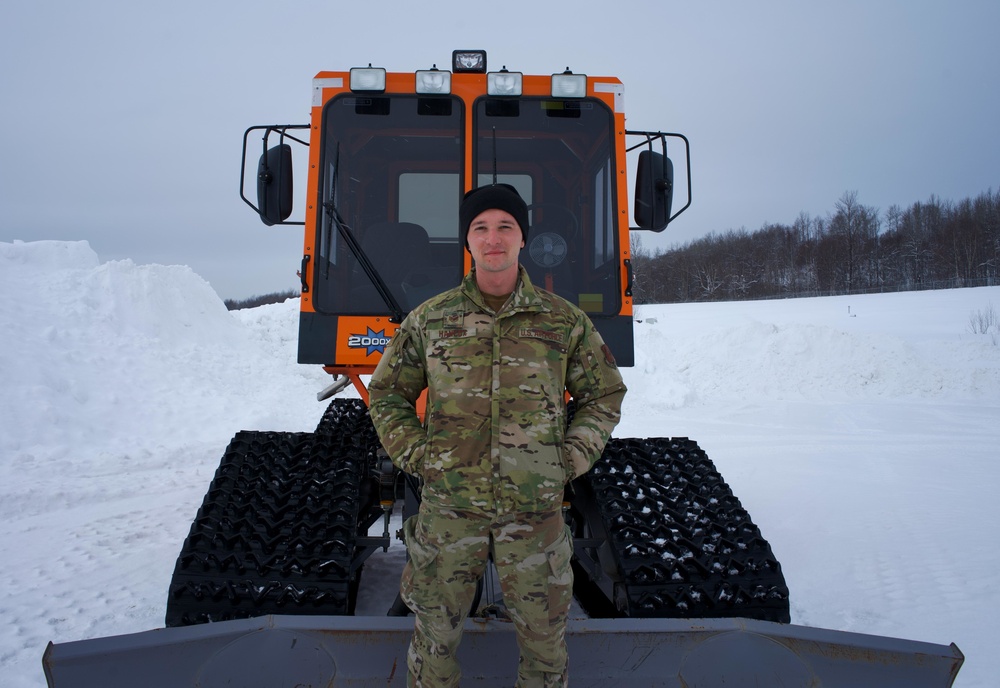 176th Wing Airmen Stay Warm During Operation Deep Freeze