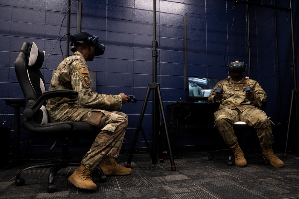 VR enhances maintenance training