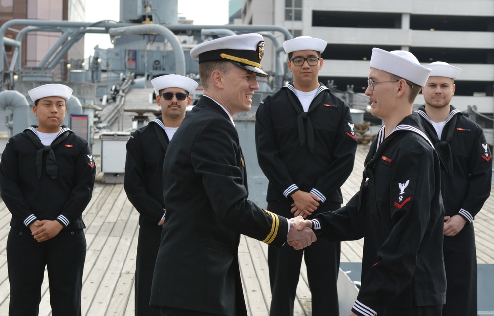 Naval Museum hosts a reenlistment ceremony