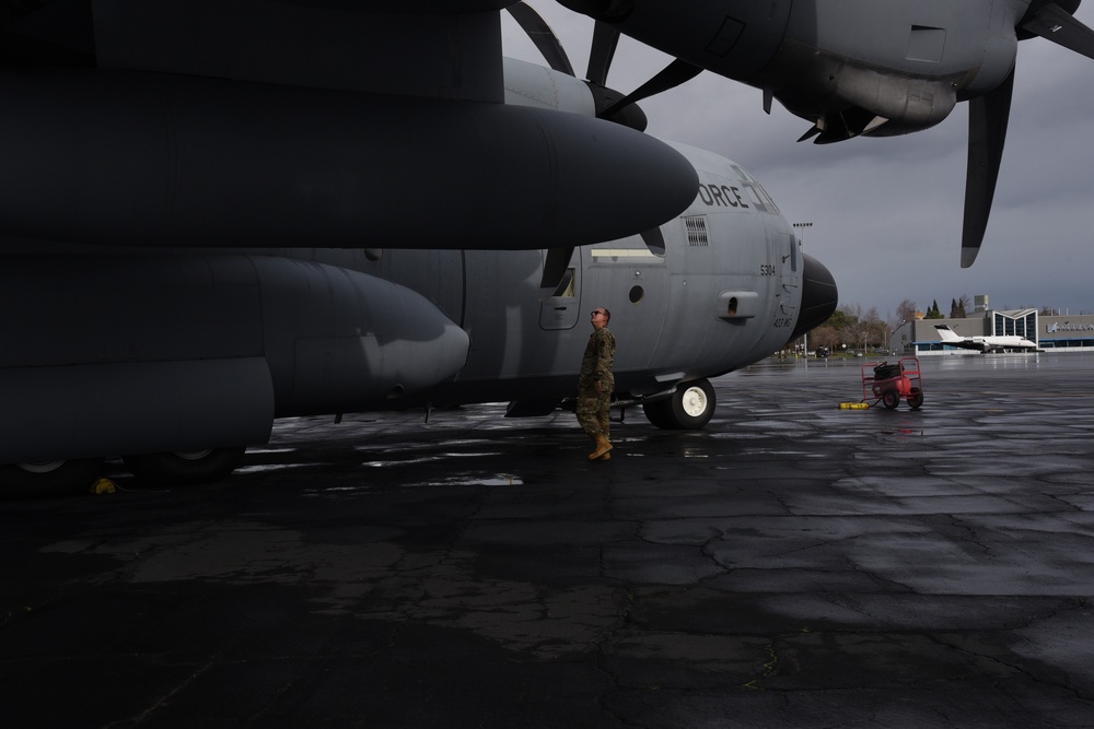 Maintainers keep Hurricane Hunters flying AR missions