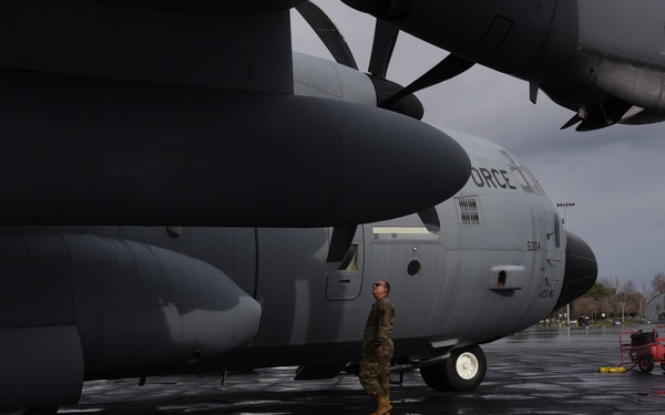 Maintainers keep Hurricane Hunters flying AR missions