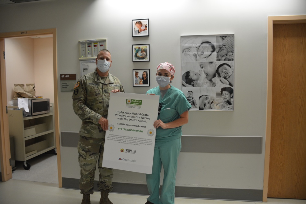 Tripler Army Medical Center presents DAISY AWARD