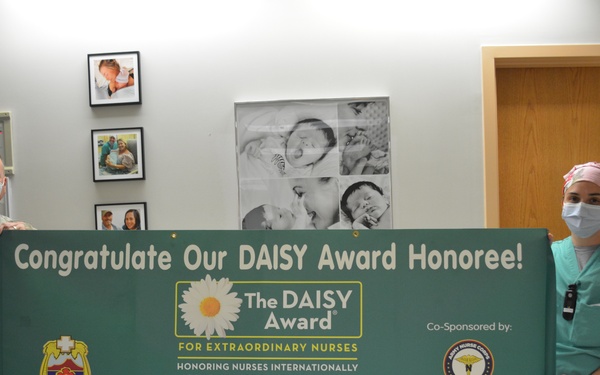 Tripler Army Medical Center presents DAISY AWARD